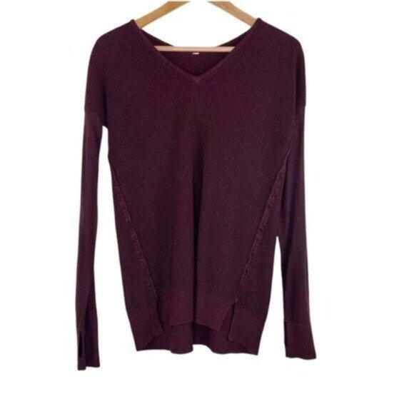 Lululemon VNeck Ribbed Purple Knit Sweater with Thumbholes Waffle Knit - Picture 2 of 7